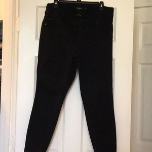 Torrid black skinny jean, ankle length 14S